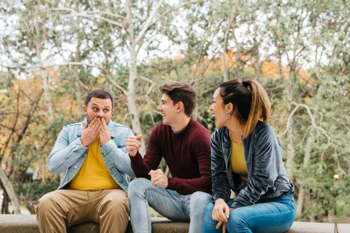 make friends in new country