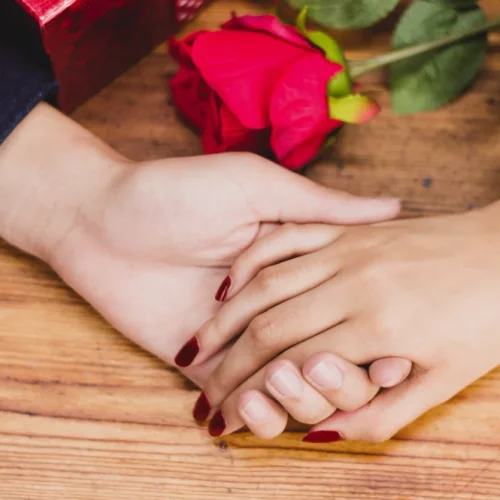 How to Realise You Love Someone: Signs, Psychology & Personal Truths